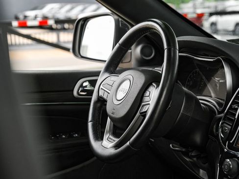 Used 2022 Jeep Grand Cherokee Limited w/ Tech Group image 23