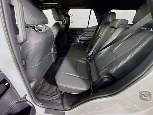 Certified 2025 Toyota 4Runner Limited AWD/4WD image 29