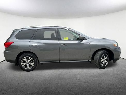 Used 2019 Nissan Pathfinder S AWD/4WD image 18