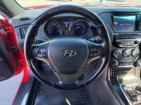 Used 2013 Hyundai Genesis 3.8 RWD image 18