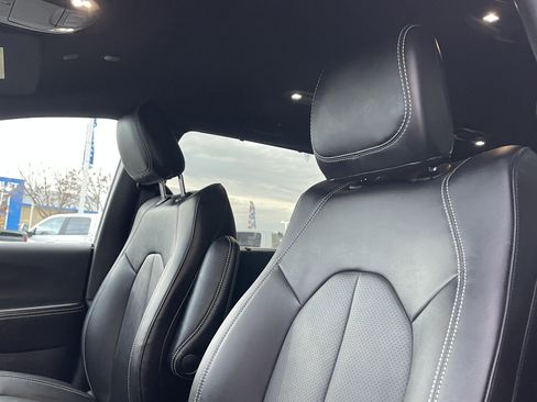 New 2026 Chrysler Pacifica Select image 14