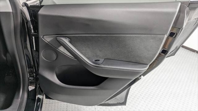 Used 2021 Tesla Model Y Long Range AWD/4WD image 19