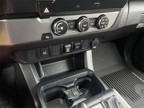 Used 2020 Toyota Tacoma SR5 image 30
