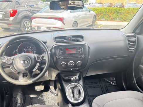 Used 2014 Kia Soul FWD image 31