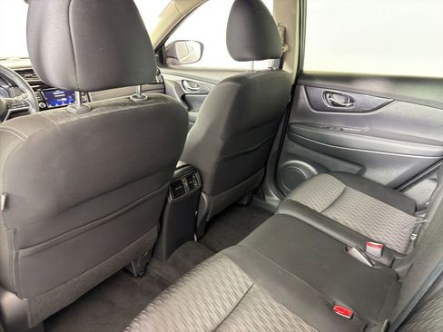 Used 2019 Nissan Rogue SV image 23