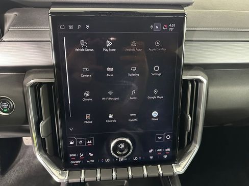Used 2025 GMC Acadia Elevation w/ LPO, Floor Liner Package AWD/4WD image 17