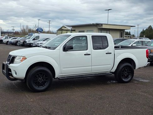 Used 2015 Nissan Frontier SV image 31