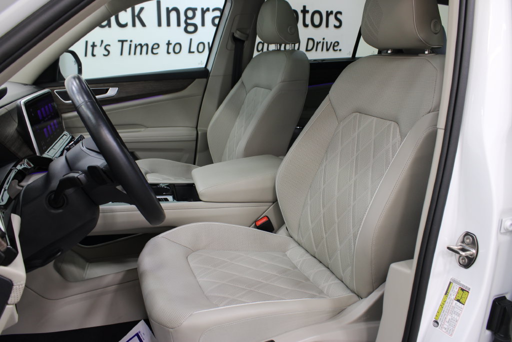 Used 2025 Volkswagen Atlas SEL Premium R-Line AWD/4WD image 16