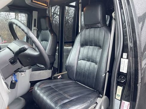 Used 2014 Ford E-350 and Econoline 350 Super Duty image 11