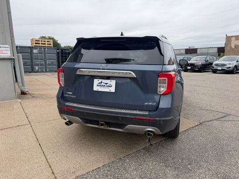 Used 2021 Ford Explorer Limited w/ Equipment Group 301A AWD/4WD image 4