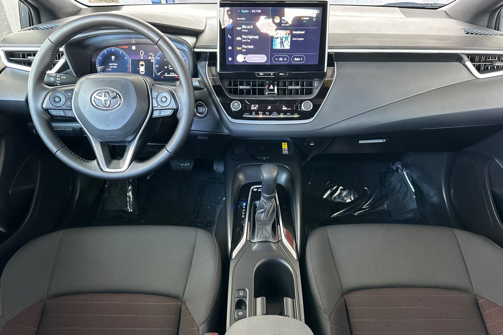 Used 2026 Toyota Corolla SE w/ SE Package FWD image 16