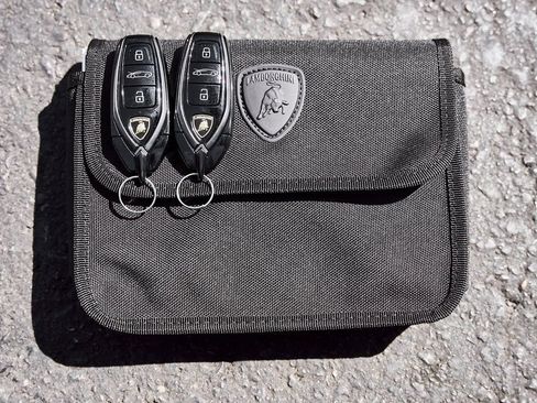 Used 2025 Lamborghini Revuelto image 85