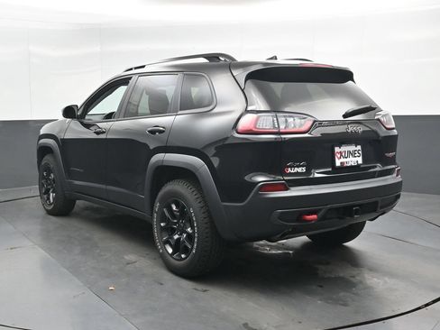 Used 2022 Jeep Cherokee Trailhawk w/ Premium Leather Package AWD/4WD image 9