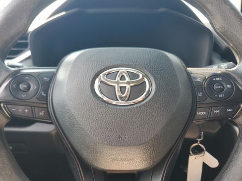 Used 2020 Toyota RAV4 LE w/ All Weather Liner Package AWD/4WD image 22