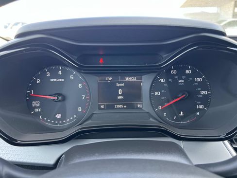 Used 2024 Chevrolet Trax LS w/ LS Convenience Package image 11