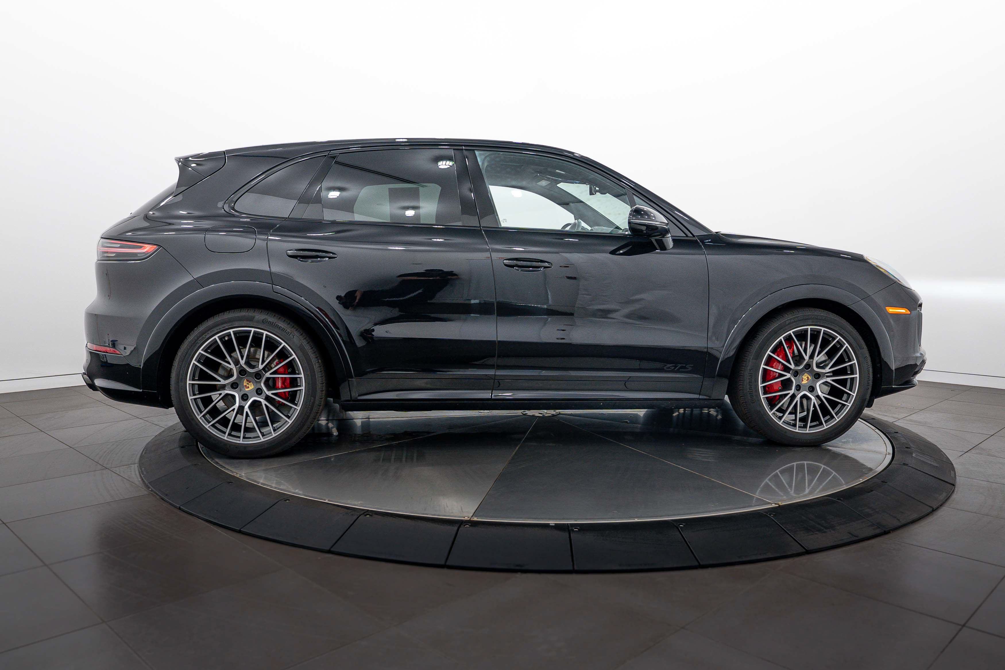 Certified 2022 Porsche Cayenne GTS AWD/4WD image 8