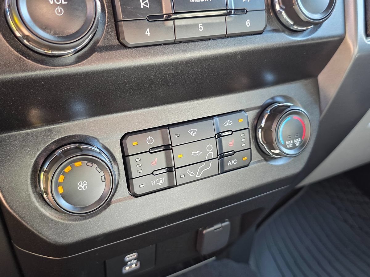 Used 2020 Ford F250 XLT w/ XLT Premium Package AWD/4WD image 39
