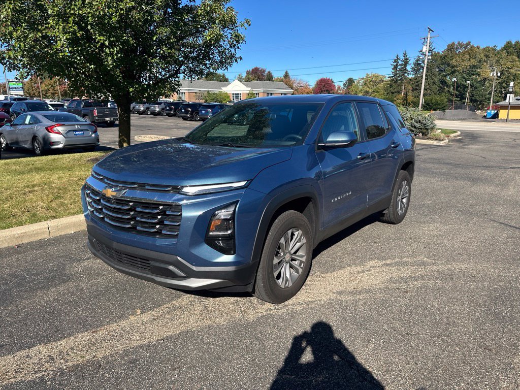 Used 2026 Chevrolet Equinox LT FWD image 1