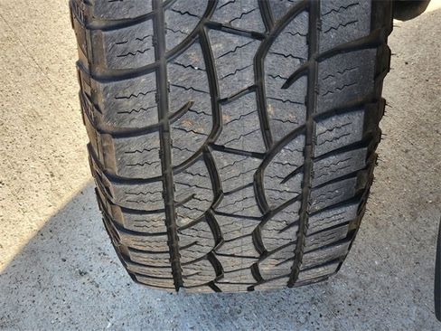 Used 2021 GMC Sierra 1500 AT4 image 11