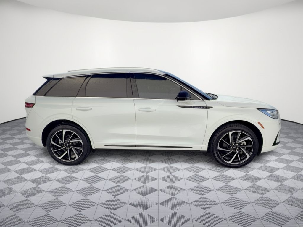Used 2023 Lincoln Corsair Grand Touring w/ Equipment Group 301A AWD/4WD image 8