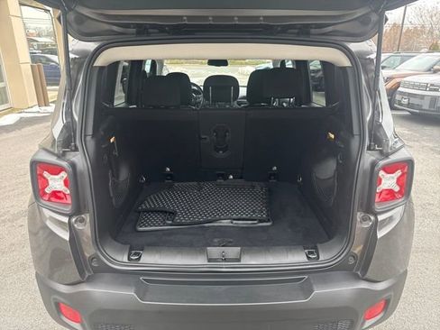 Used 2017 Jeep Renegade Latitude w/ Popular Equipment Group image 23