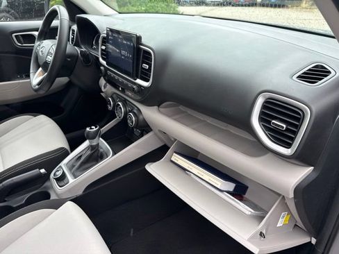 Used 2024 Hyundai Venue SEL FWD image 27