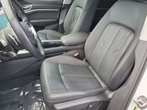 Used 2022 Audi e-tron Premium AWD/4WD image 13