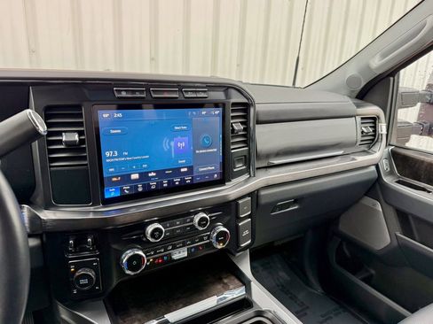Certified 2024 Ford F350 Lariat w/ Chrome Package image 21
