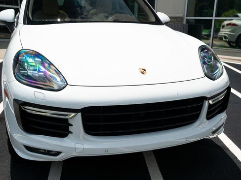 Used 2015 Porsche Cayenne Turbo AWD/4WD image 5