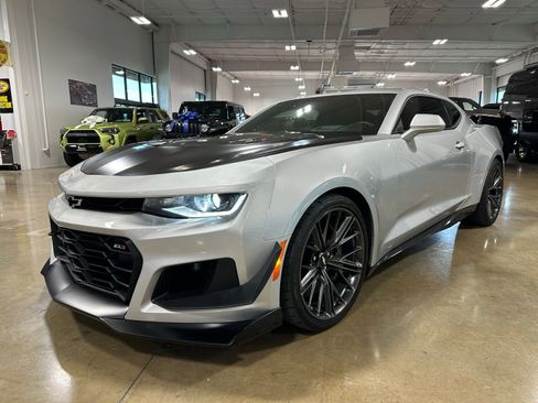 Used 2019 Chevrolet Camaro ZL1 image 19