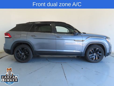 Used 2020 Volkswagen Atlas Cross Sport SE w/ Towing Package image 2