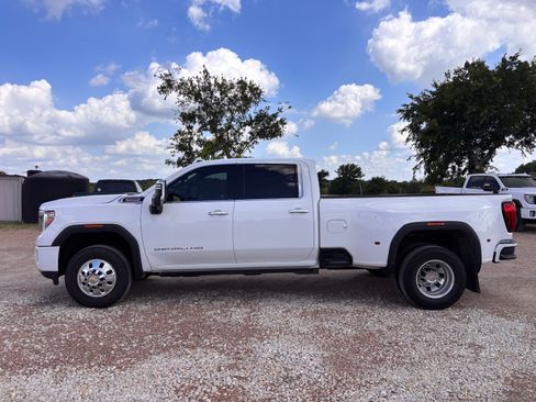 Used 2021 GMC Sierra 3500 Denali w/ Denali Ultimate Package AWD/4WD image 2