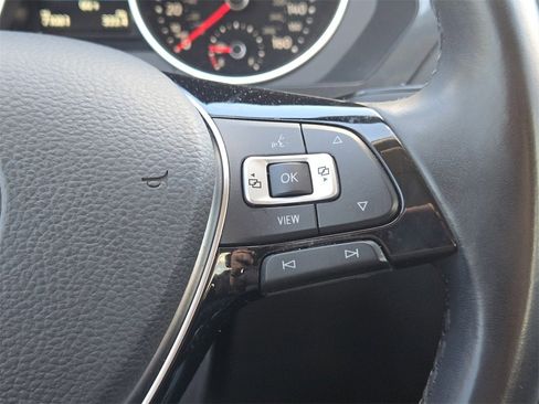 Used 2019 Volkswagen Tiguan SE image 29