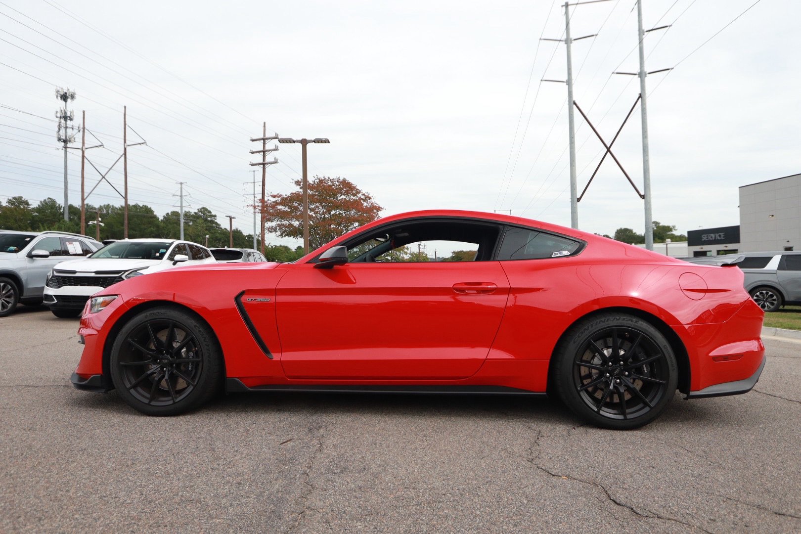 Used 2017 Ford Mustang Shelby GT350 w/ Electronics Package RWD image 2