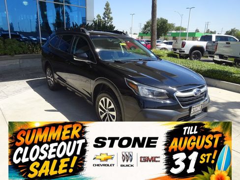 Used 2022 Subaru Outback Premium AWD/4WD image 1