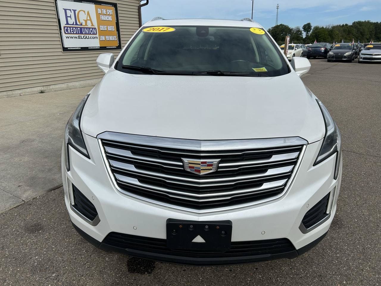 Used 2017 Cadillac XT5 Premium Luxury AWD/4WD image 2
