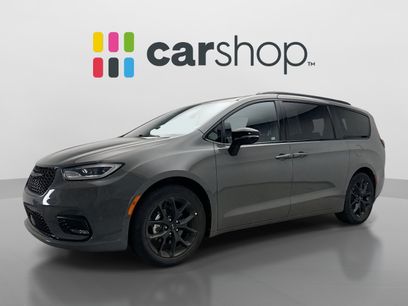 Used 2025 Chrysler Pacifica Limited
