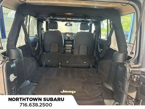 Used 2016 Jeep Wrangler Unlimited Sahara w/ Connectivity Group AWD/4WD image 19