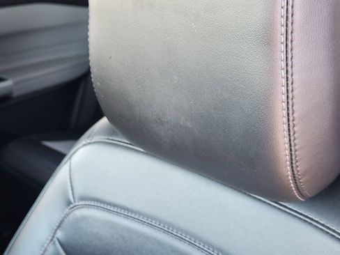 Used 2022 Ford Explorer XLT w/ Equipment Group 202A image 18