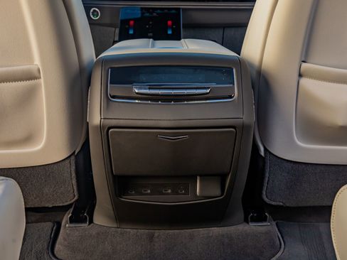 Used 2026 Cadillac Escalade Platinum Sport w/ LPO, ONYX Package image 33