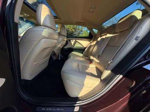 Used 2016 Toyota Avalon Limited image 49