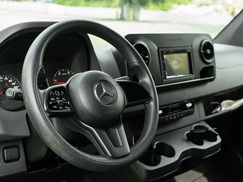 Used 2019 Mercedes-Benz Sprinter 170 image 21