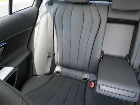 Used 2025 Mercedes-Benz E 350 4MATIC Sedan image 12
