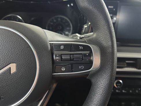 Used 2022 Kia K5 LXS FWD image 18