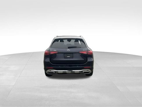 Used 2023 Mercedes-Benz GLC 300 4MATIC image 4