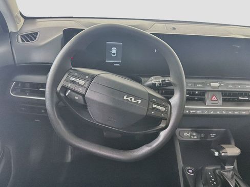 Used 2025 Kia K4 FWD image 17
