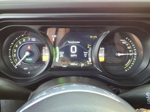 Used 2024 Jeep Wrangler Unlimited Sahara image 35