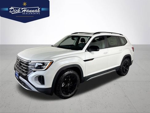New 2026 Volkswagen Atlas Peak Edition AWD/4WD image 1