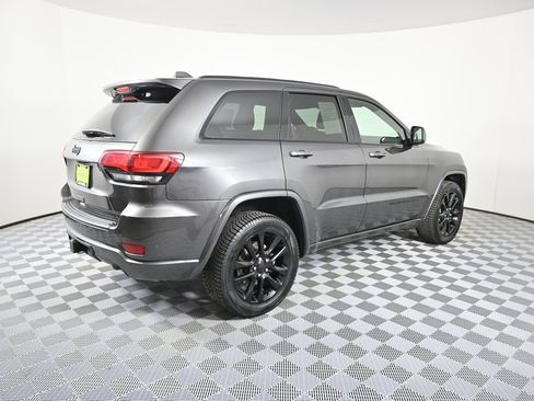 Used 2021 Jeep Grand Cherokee Laredo X image 6
