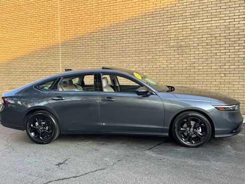Used 2025 Honda Accord SE image 5